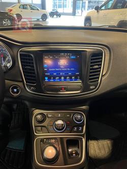 Chrysler 200